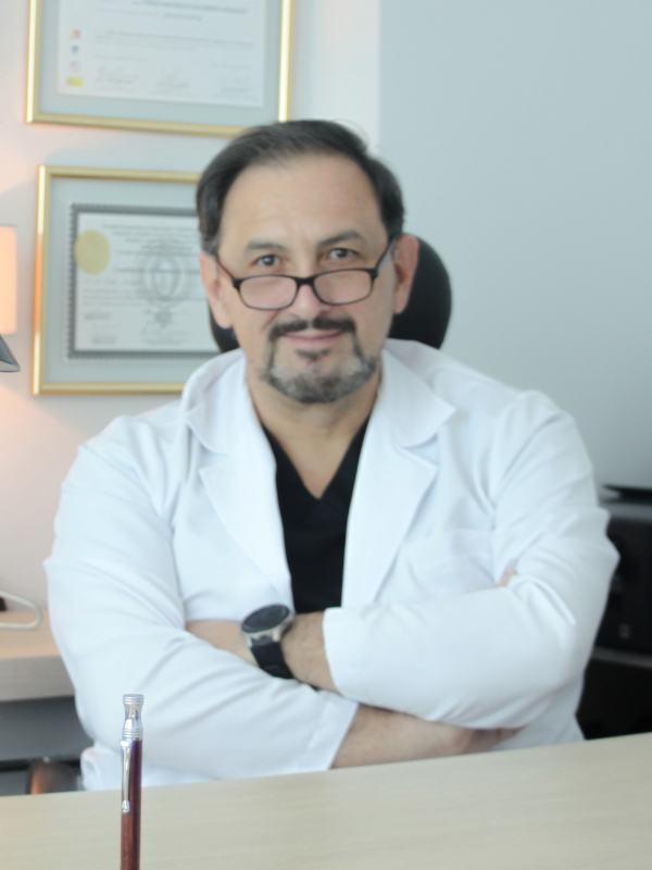 Dr. Diego Navarrete